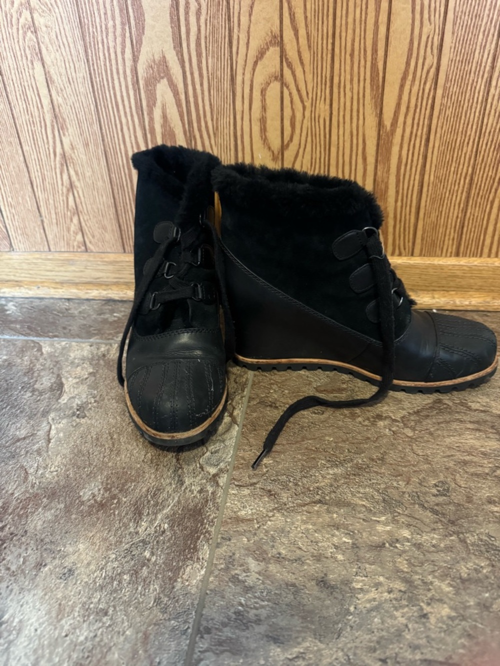 UGG Black Lace-Up Faux-Fur Ankle Winter Boots